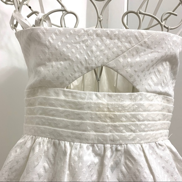 Max And Cleo White strapless Bow A line dress Sz 2 - Picture 4 of 16
